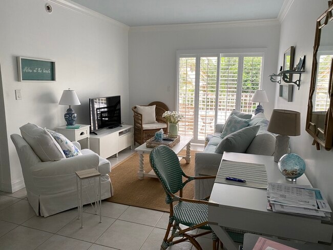 290 Sunrise Dr, Unit 212 in Key Biscayne, FL - Building Photo - Building Photo