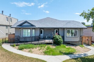 6721 59 Av in Red Deer, AB - Building Photo