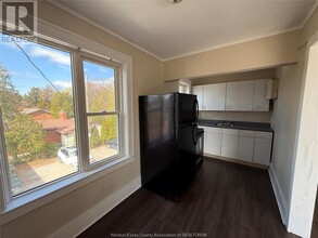 249 Pillette Rd in Windsor, ON - Building Photo - Building Photo