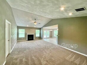 48 Oak Pointe Cir in Belleville, IL - Building Photo - Building Photo