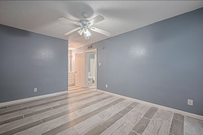 property at 12615 Brookglade Cir