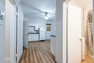 2425 N Racine Ave in Chicago, IL - Building Photo - Building Photo