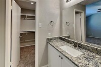 16919 Cairnloch St photo'