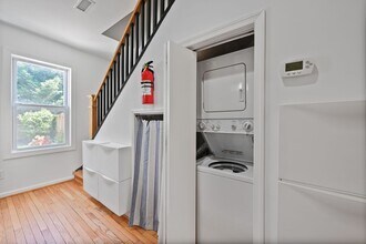 904 13th St SE in Washington, DC - Building Photo - Building Photo