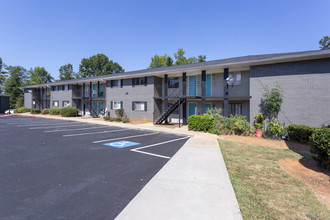 Amber Grove Apartments in Marietta, GA - Foto de edificio - Building Photo