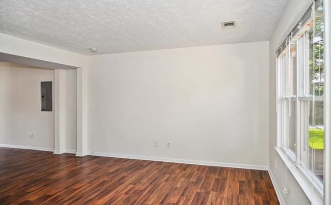 3530 Sutherland Dr in Lexington, KY - Foto de edificio - Building Photo