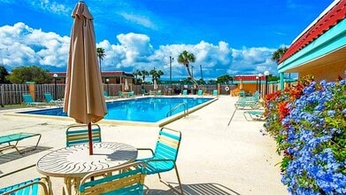 7175 A1A S, Unit B111 in St. Augustine, FL - Foto de edificio - Building Photo