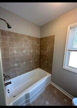 102 S Illinois St in Springfield, IL - Building Photo - Building Photo