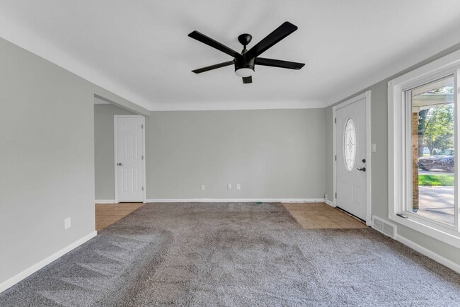 6775 Middlebrook Blvd in Middleburg Heights, OH - Building Photo - Building Photo