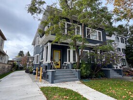 2514 Central Ave, Unit #D in Alameda, CA - Building Photo