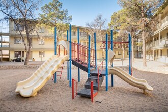 Hacienda Heights in El Paso, TX - Building Photo - Building Photo