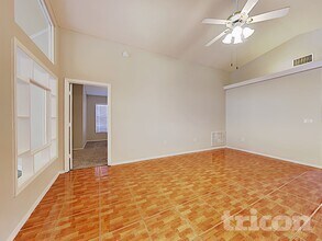 3910 Creek Woods Dr in Plant City, FL - Building Photo - Building Photo