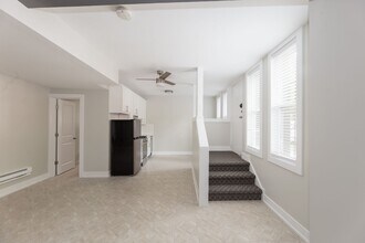 629 W Melrose St, Unit 617-GDN in Chicago, IL - Building Photo - Building Photo