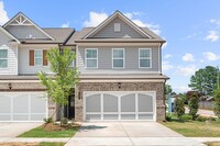 3012 Cannes Cir SW in Gainesville, GA - Foto de edificio - Building Photo