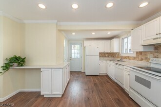 108 Lafayette St in Hackettstown, NJ - Building Photo - Building Photo