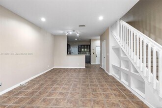 2082 Madeira Dr in Weston, FL - Building Photo - Building Photo
