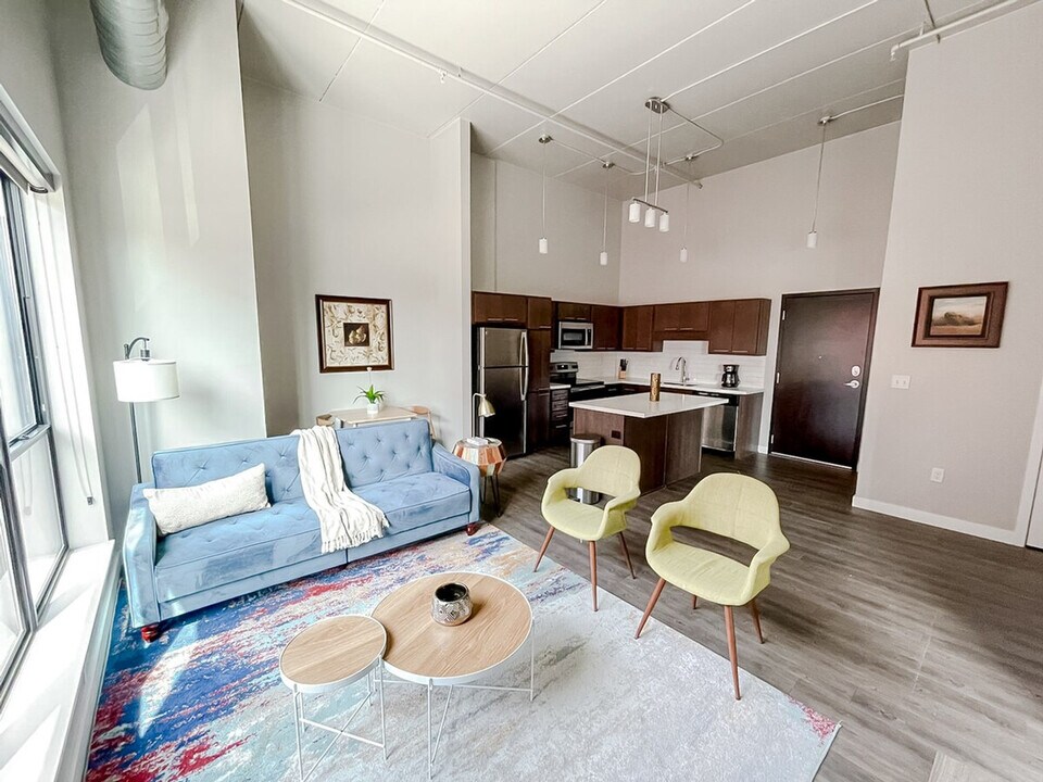1310 Locust St in Des Moines, IA - Building Photo