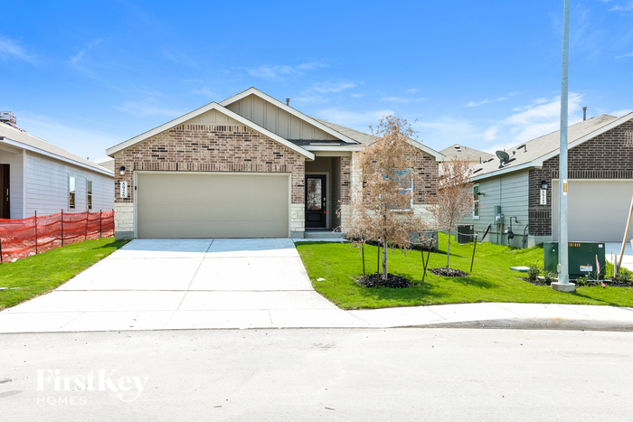 5926 Frisbee Path in Converse, TX - Building Photo