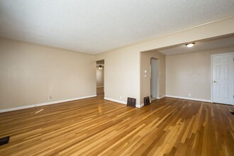 10546 Anson Dr in St. Louis, MO - Building Photo - Building Photo