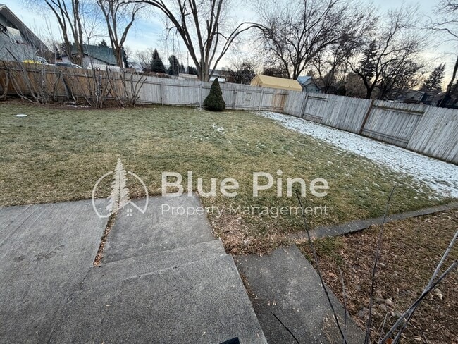 2895 Meadow Ln in Ammon, ID - Building Photo - Building Photo