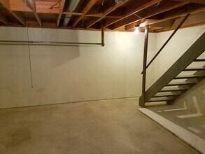 205-207-207 Westgate Ave in Cedar Falls, IA - Building Photo - Building Photo