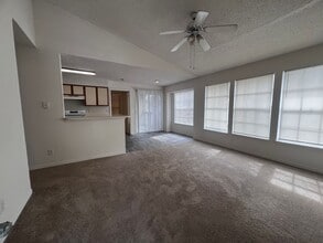 1061 S Hiawassee Rd in Orlando, FL - Building Photo - Building Photo