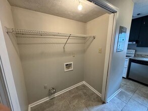 2180 Kings Gate Cir SW in Snellville, GA - Building Photo - Building Photo