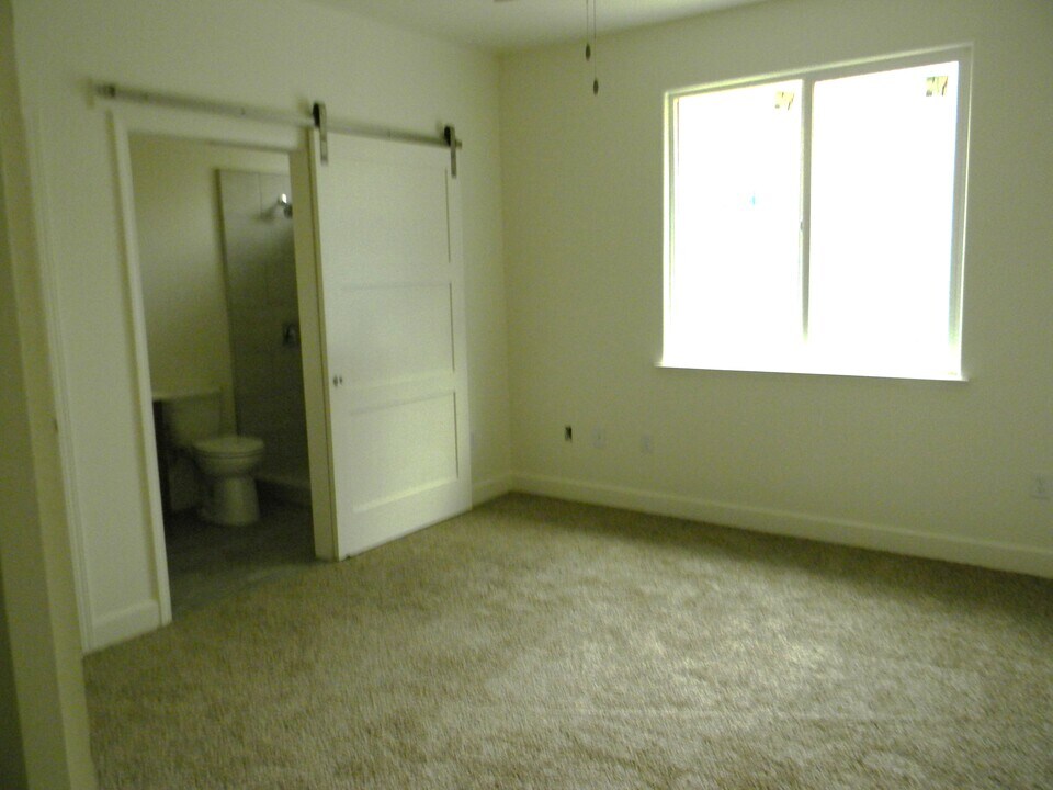 40519 Bollinger Pl in Oakhurst, CA - Building Photo