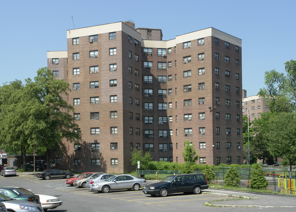 33 Grove St in White Plains, NY - Building Photo