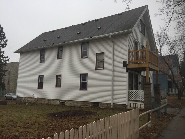 2450 N Buffum St in Milwaukee, WI - Building Photo - Building Photo