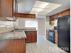 309 Regal Park Dr in Valrico, FL - Building Photo - Building Photo