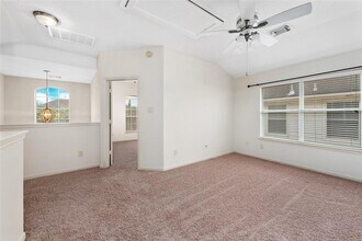 10039 Noisy Waters Dr in Houston, TX - Building Photo - Building Photo