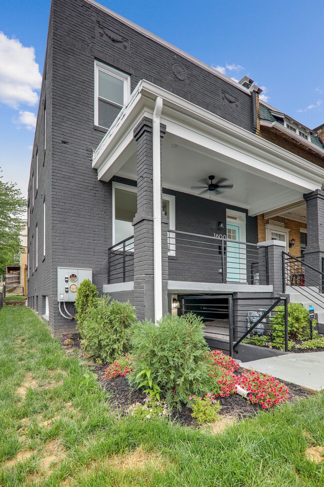 1600 Trinidad Ave NE, Unit #B