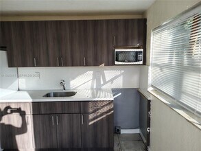 1200 NE 110th St in Miami, FL - Building Photo - Building Photo