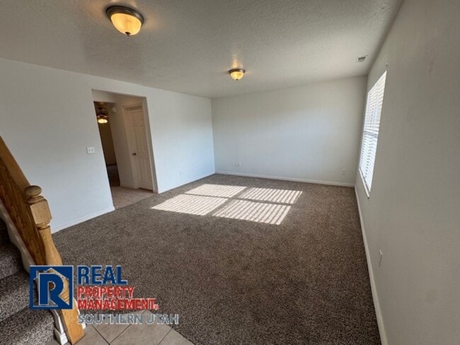 3155 S Hidden Valley Dr in Saint George, UT - Building Photo - Building Photo