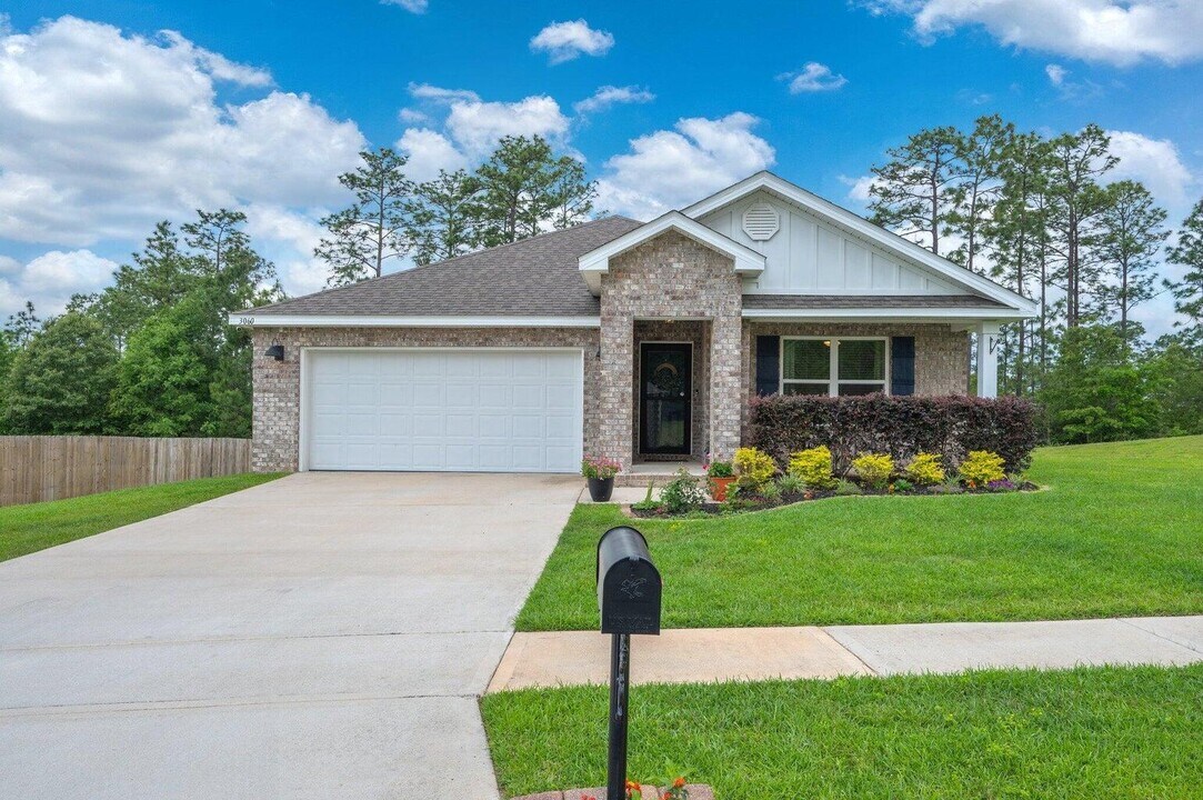3060 Brandon Dunes Ln in Laurel Hill, FL - Building Photo