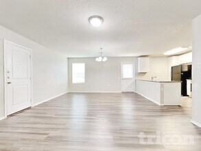 13231 Ashworth Blvd, Unit 2 in San Antonio, TX - Foto de edificio - Building Photo