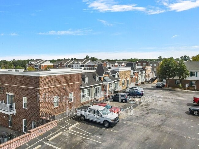 11905 Centre St in Chester, VA - Foto de edificio - Building Photo