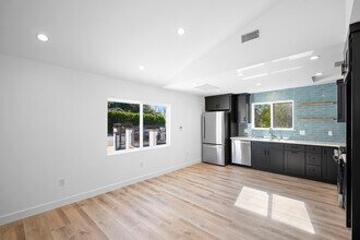 6663 Columbus Ave, Unit 6663 in Van Nuys, CA - Building Photo - Building Photo