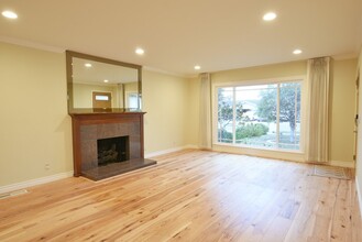 3050 Greentree Way in San Jose, CA - Building Photo - Building Photo