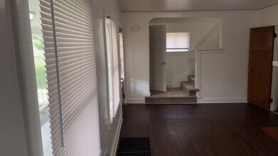 1328 W Fairview Ave in Dayton, OH - Building Photo - Building Photo