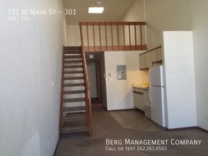 331 W Main St in Waukesha, WI - Building Photo - Building Photo