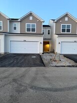 324 Kingsport Dr in South Elgin, IL - Building Photo