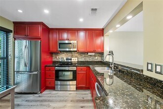 3020 S Oakland Forest Dr in Oakland Park, FL - Building Photo - Building Photo