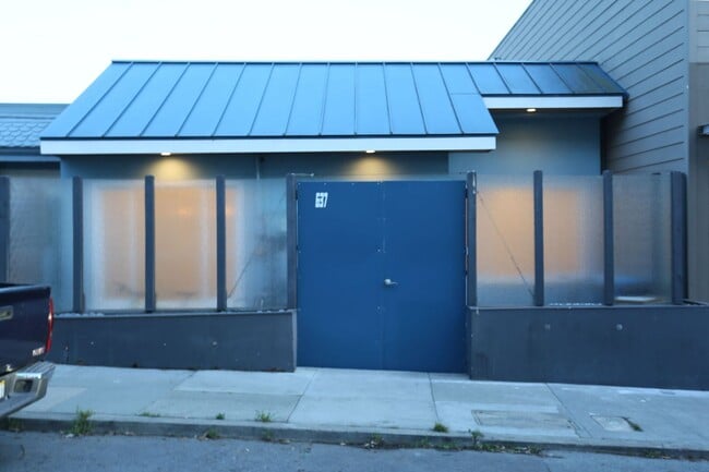 637 Peralta Ave in San Francisco, CA - Building Photo - Building Photo