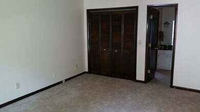 24180 Woodridge Cir in Bristol, VA - Building Photo - Building Photo