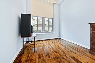 333 Julia St in New Orleans, LA - Building Photo - Building Photo