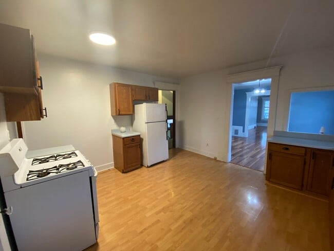 743 Academy St in Kalamazoo, MI - Building Photo - Building Photo