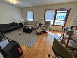 2218 Merner Ave, Unit #3 in Cedar Falls, IA - Building Photo - Building Photo