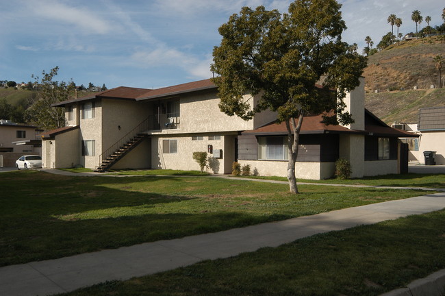 3664 N E St in San Bernardino, CA - Foto de edificio - Building Photo